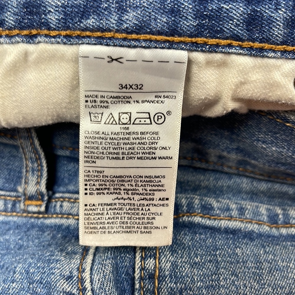 Old Navy Blue Jean 34  x 32, Deep pockets - Picture 8 of 9